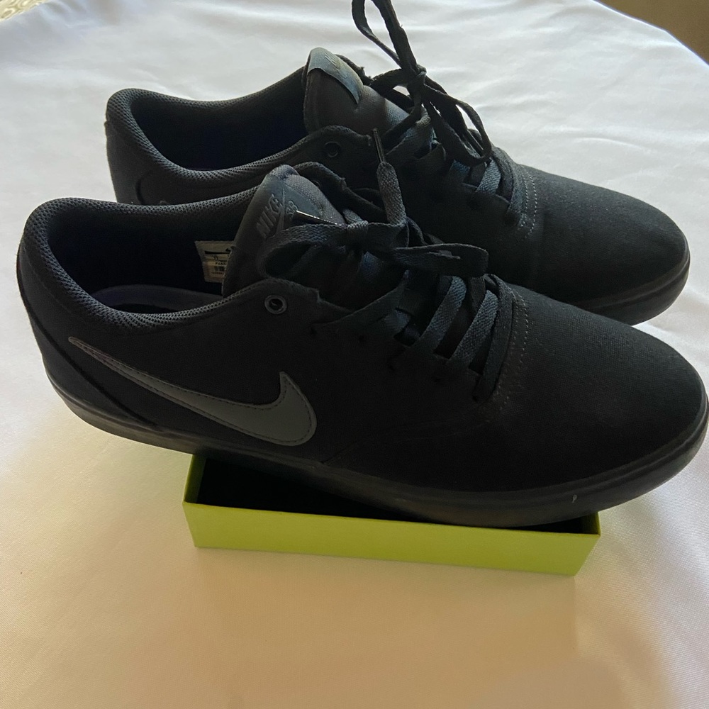 Mens Nike SB Size 11